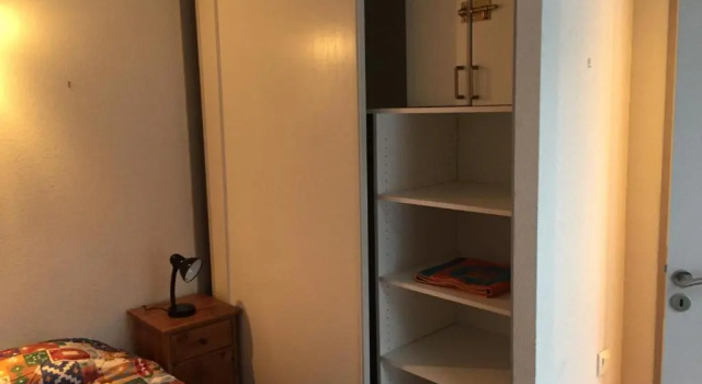 Appartement idéalement situé wifi disponible, Забронировать Апартаменты/квартира Отели Котре с парковкой, Парковка