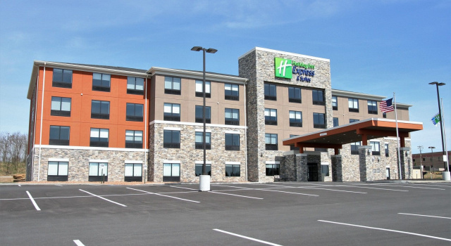 Holiday Inn Express & Suites Clarion, Buchen Sie Hotel Hotels in Pennsylvania mit Parkplatz, Parkplätze