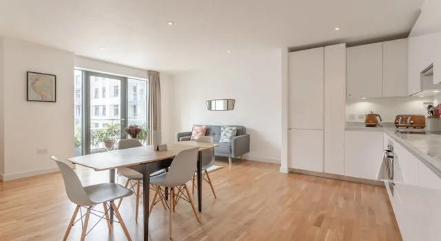 Stylish 2 Bedroom Flat With Balcony, Varaa Hotelli Lontoo Greater London