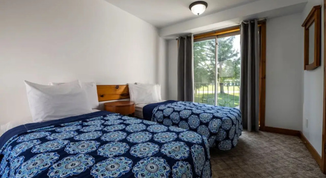 Spacious 8 bdrm Blue Mountain Cottage, Perfect for Large Groups, Private Beach, BBQ, Hot Tub, Sauna, Забронировать Дом для отпуска Виллы Блу-Маунтинс, Вилла