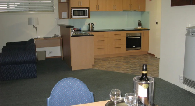 Апартаменты Executive Barclay Motor Inn