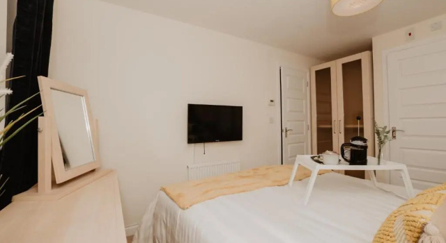 Coyle House, 3 bed,Corby, super kings or twins, driveway, free wi-fi, corporates welcome, Забронировать Отель Корби Нортгемптоншир