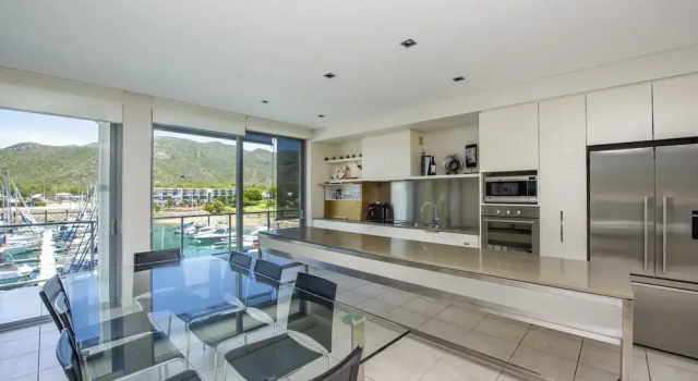 Blue on Blue Apartment 335, Rezervasyon Daire Magnetic Island otoparklı oteller, Otopark