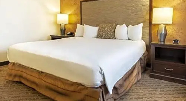 Номер Standard Valley River Inn