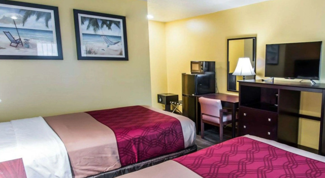 Четырёхместный номер Standard Econo Lodge Cocoa Beach - near the Port