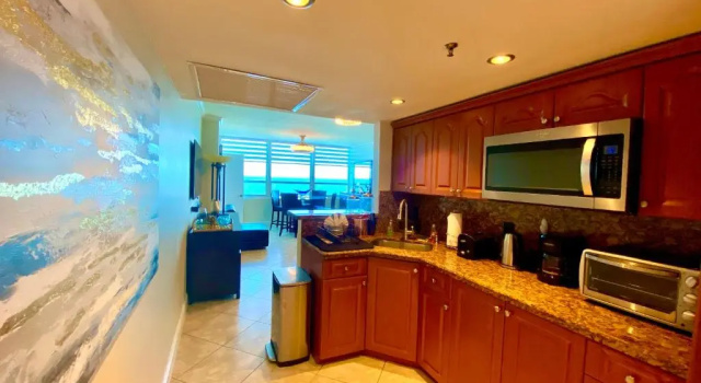 Апартаменты с видом на море Castle Beach Resort Condo - Panoramic Large Penthouse or Deluxe 1 BR Direct Ocean View and beach access- Updated-Free parking-