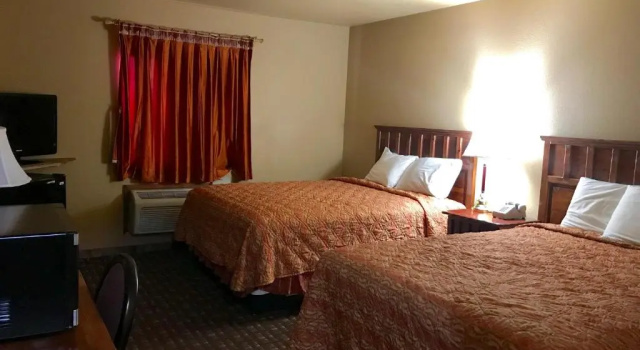 Четырёхместный номер Standard Camino Real Hotel Eagle Pass
