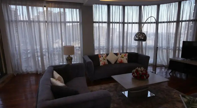 Семейный люкс с балконом Geza Apartment Hotel