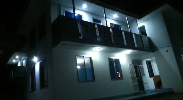 Uroa White House Inn, Book Hotel Dongwe 