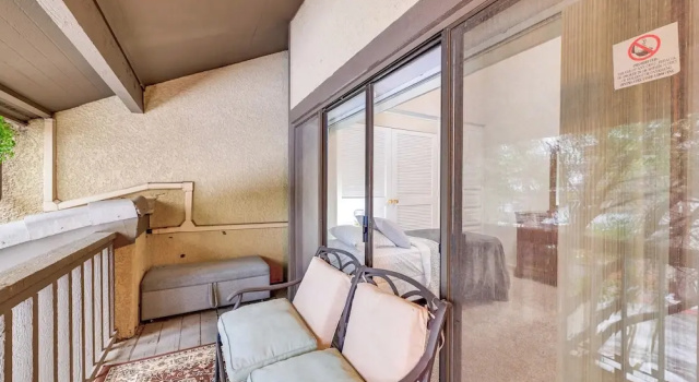 Апартаменты 12 Mi to Downtown Dallas: Irving Condo w/ Balcony