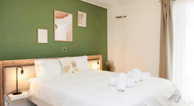 Elegant & Spacious  Apt. with Sea View, Забронировать Апартаменты/квартира Пирей 
