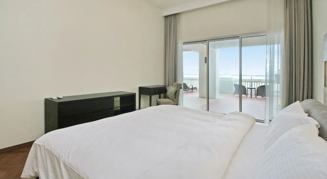 Семейные апартаменты с 2 комнатами с балконом и с видом на море Home Suites by Marina