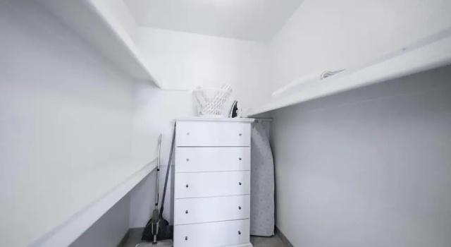 Апартаменты 240 Fully Furnished with WiFi by RedAwning
