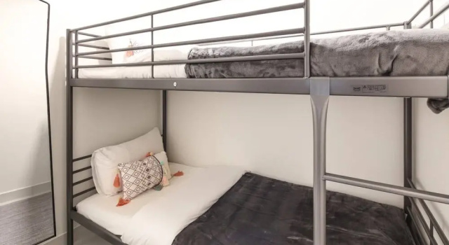 Superior + Luxurious 2BR - Sleeping 7!
