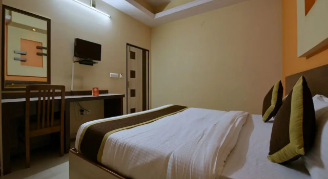 OYO 11923 Hotel Rajdhani Palace, Забронировать Отель Отели Шиям Нагара с завтраком, Завтраки