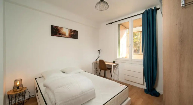 Grand Appartement 3 chambres avec clim et balcon, Забронировать Апартаменты/квартира Отели Буш-дю-Рон с парковкой, Парковка