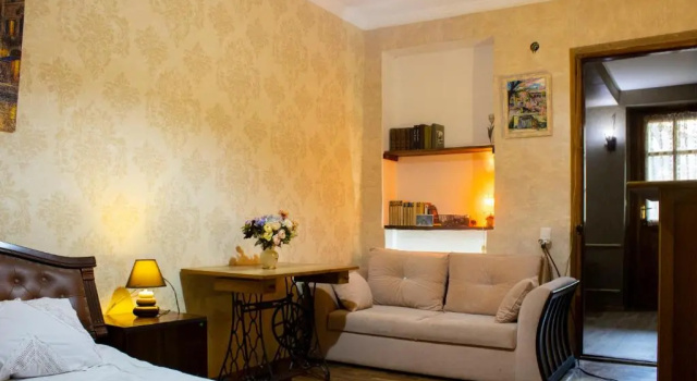 Апартаменты Nino's Guest House