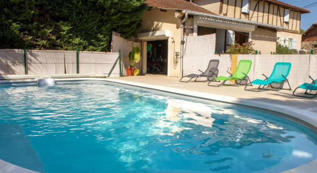 Villa charmante en pleine campagne de Courrensan avec piscine privée, Rezervasyon Villa Courrensan 