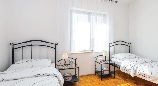 Beautiful Home in Jadranovo With Wifi and 2 Bedrooms, Забронировать Отель Отели Приморско-Горанской жупания 3 звезды, 3*