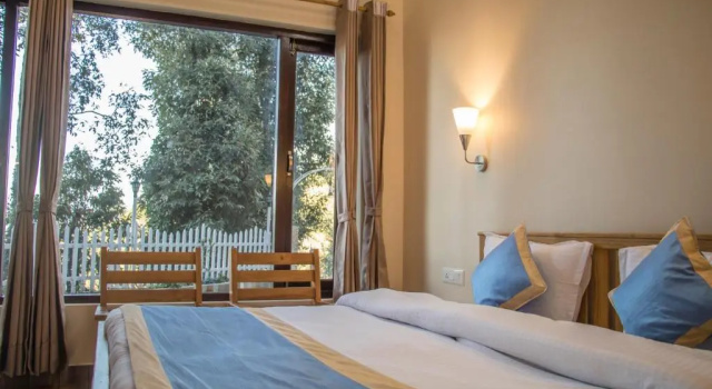 Alpine Rhapsody, Book Hotel Ranikhet Uttarakhand