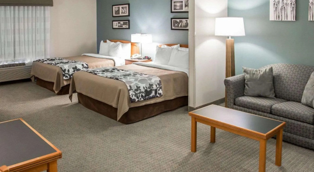 Четырёхместный люкс Sleep Inn & Suites Davenport - Quad Cities