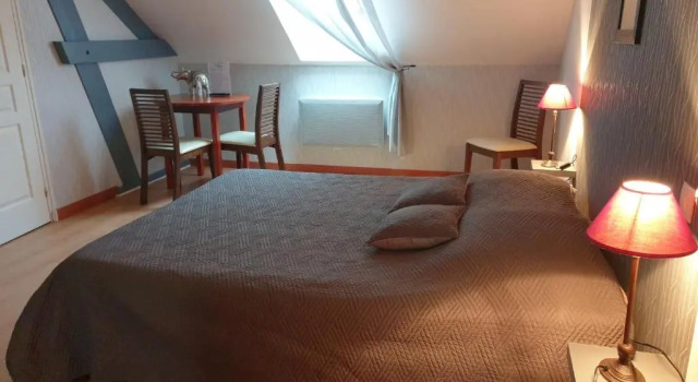 AU FIL DES LACS, Rezerwuj Bed and Breakfast Hotele w Champagne - Ardenne z Basenem, Basen