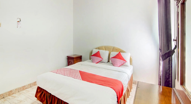 Двухместный номер Standard Urbanview Hotel Yampi TB Simatupang