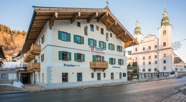Gasthof Brixnerwirt, Забронировать Отель Отели Бриксен-им-Тале с парковкой, рядом с Канатная дорога Шивельтбан, Парковка