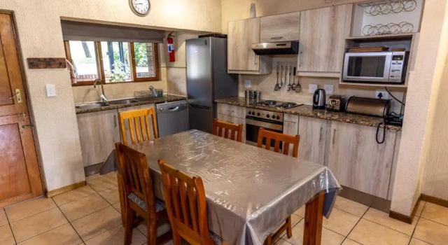 Legend Safaris 257A - in Kruger Park Lodge, Забронировать Отель Отели Хейзивью с завтраком, Завтраки