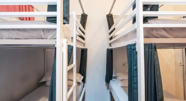 Кровать в общем номере Safestay Barcelona Gothic