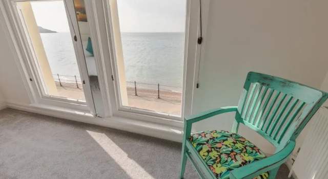 Pier View Apartment at Beach House, Book Lejlighed Totland Isle of Wight