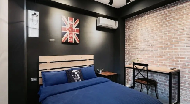 Room 5. New Yorker, Book Hotel Tainan 