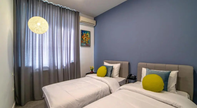 Aurora Hotel & Hostel