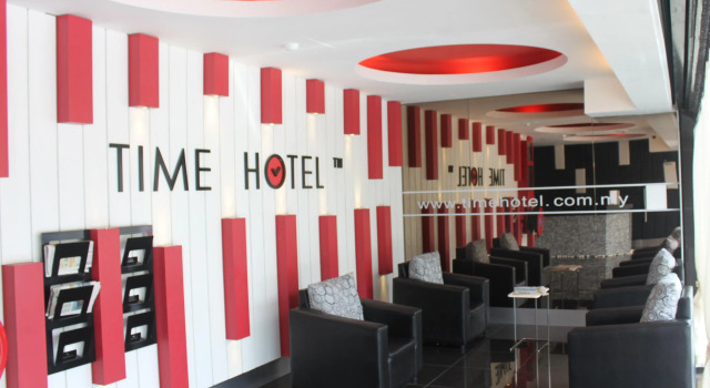 Łóżko w pokoju wieloosobowym Time Hotel