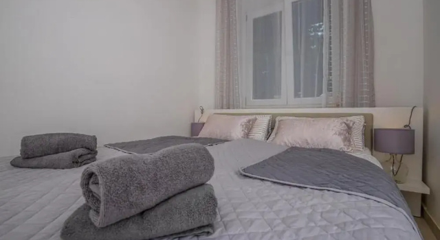 Apartman Emilia, Забронировать Апартаменты/квартира Отели Приморско-Горанской жупания с бассейном, Бассейн