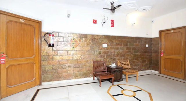 OYO 5637 Hotel Majestic