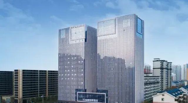 Elong Deluxe Hotel (Zhengzhou Longzihu University )