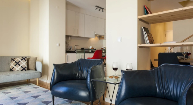 GuestReady - Stylish apt w/ balcony in Graca, Забронировать Апартаменты/квартира Сао-Висенти 