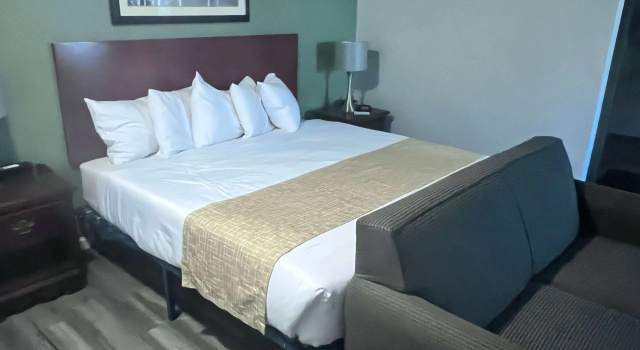 Travelodge by Wyndham Redding CA, Boek Mini-hotel Redding Hotels met een Zwembad, Zwembad