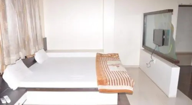 Hotel Dev Palace Lodging, Забронировать Отель Хинголи штат Махараштра