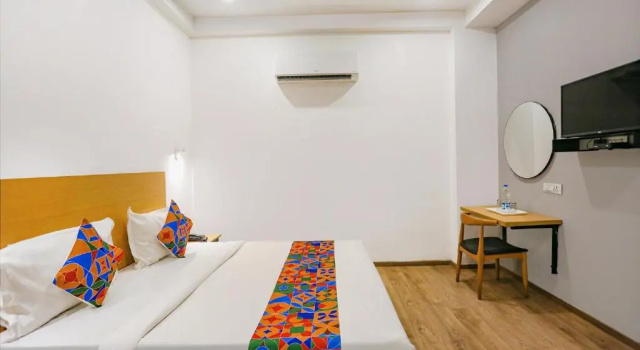 Номер Deluxe FabHotel Roseman