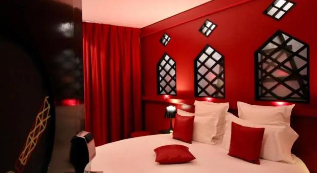Двухместный номер Two People Jacuzzi Moulin Rouge Round Bed Secret de Paris - Hotel & Spa