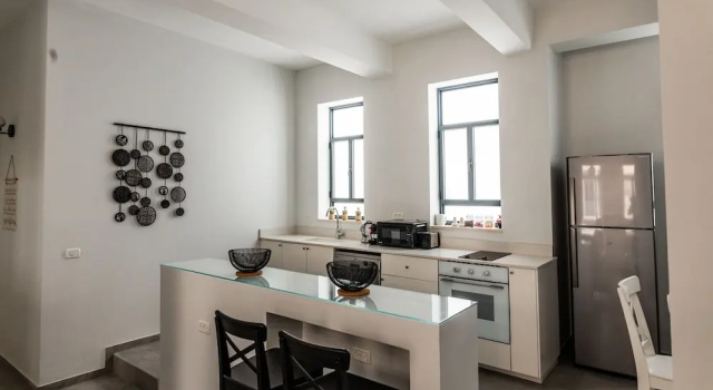 Семейные апартаменты с балконом YalaRent Boutique apartments in Jaffa's flea market - Families only