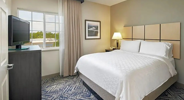 Candlewood Suites Charleston-Northwoods by IHG, Забронировать Отель СПА-отели Северного Чарльстона, SPA-услуги