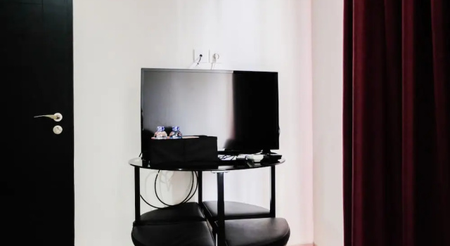 Simply Furnished 1BR @ Skyline Paramount Apartment