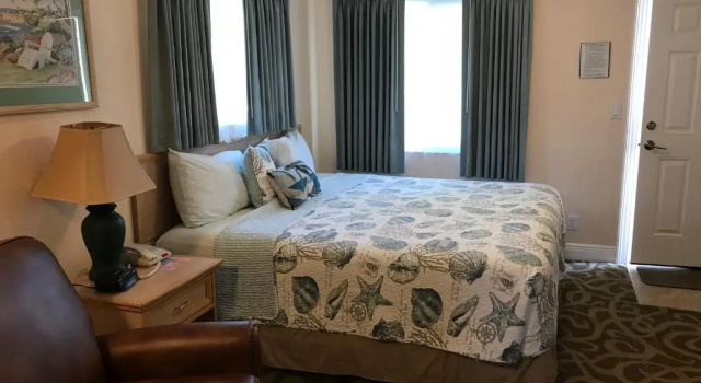 Студия Carlton House Motel and Suites