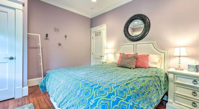 Коттедж Elegant Raleigh Home w/ Porch, Walk Downtown!