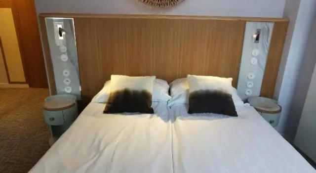 Двухместный номер Deluxe с балконом и с видом на море Hotel Zhong Hua