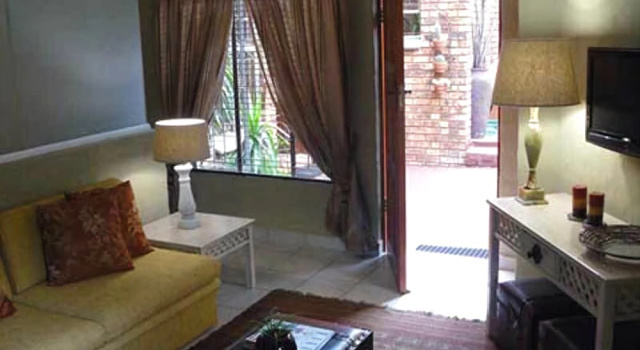 Chateau Vue Guesthouse, Забронировать Отель Отели Tshwane 4 звезды, 4*