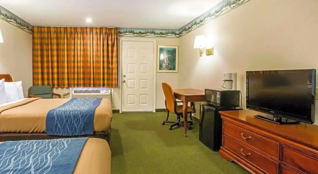 Двухместный номер Standard с видом на бассейн Cambria Hotel Lake Placid - Lakeside Resort